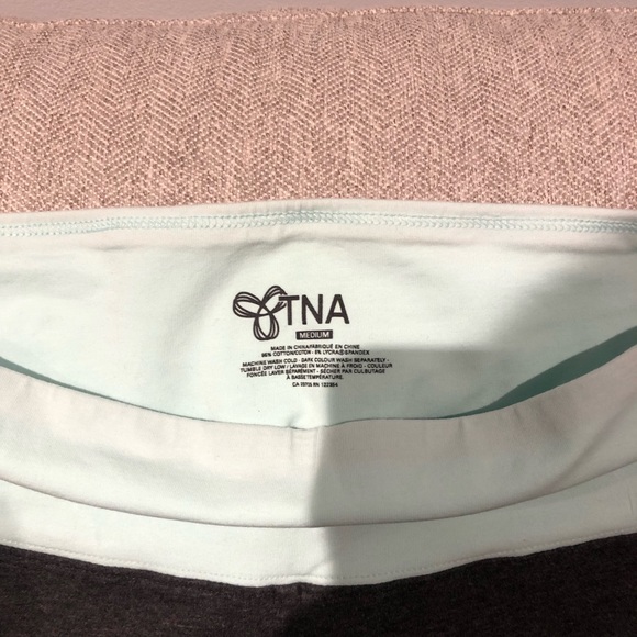 TNA atmosphere high rise leggings - Picture 3 of 3